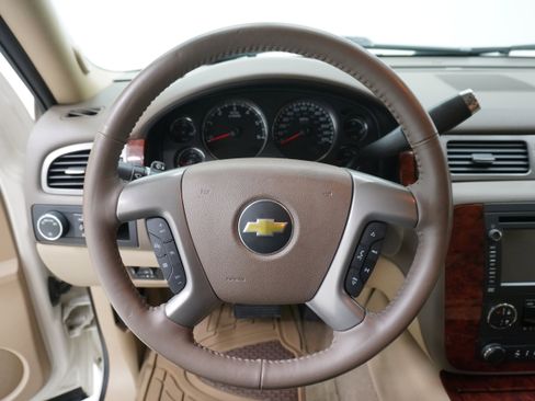 Used 2013 Chevrolet Avalanche LTZ image 17