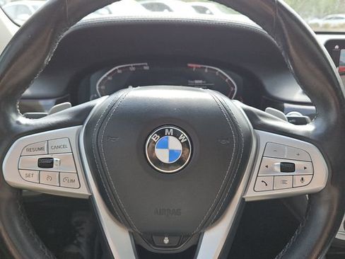 Used 2022 BMW 740i w/ Premium Package image 12