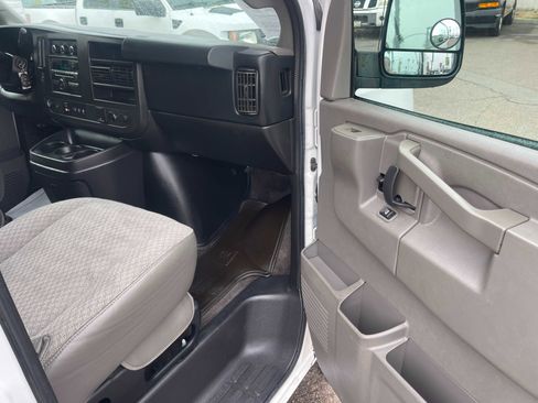 Used 2016 Chevrolet Express 3500 LT w/ LT Preferred Equipment Group image 16