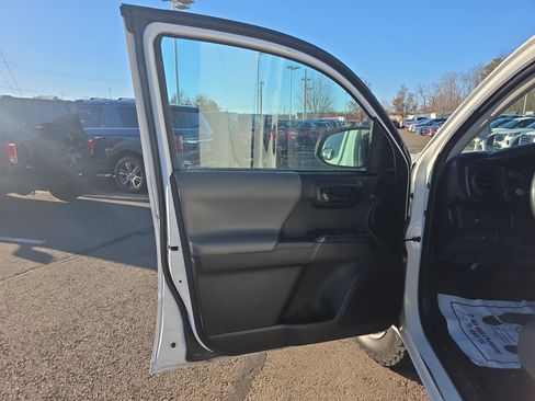 Used 2023 Toyota Tacoma 2WD Access Cab image 21