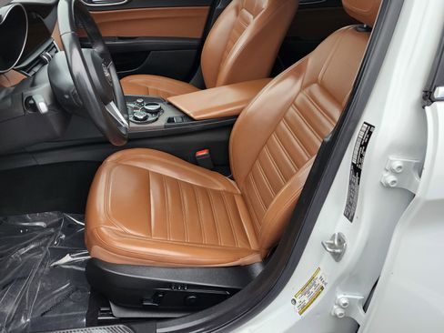 Used 2019 Alfa Romeo Giulia Ti w/ Quick Order Package 22X Lusso image 25