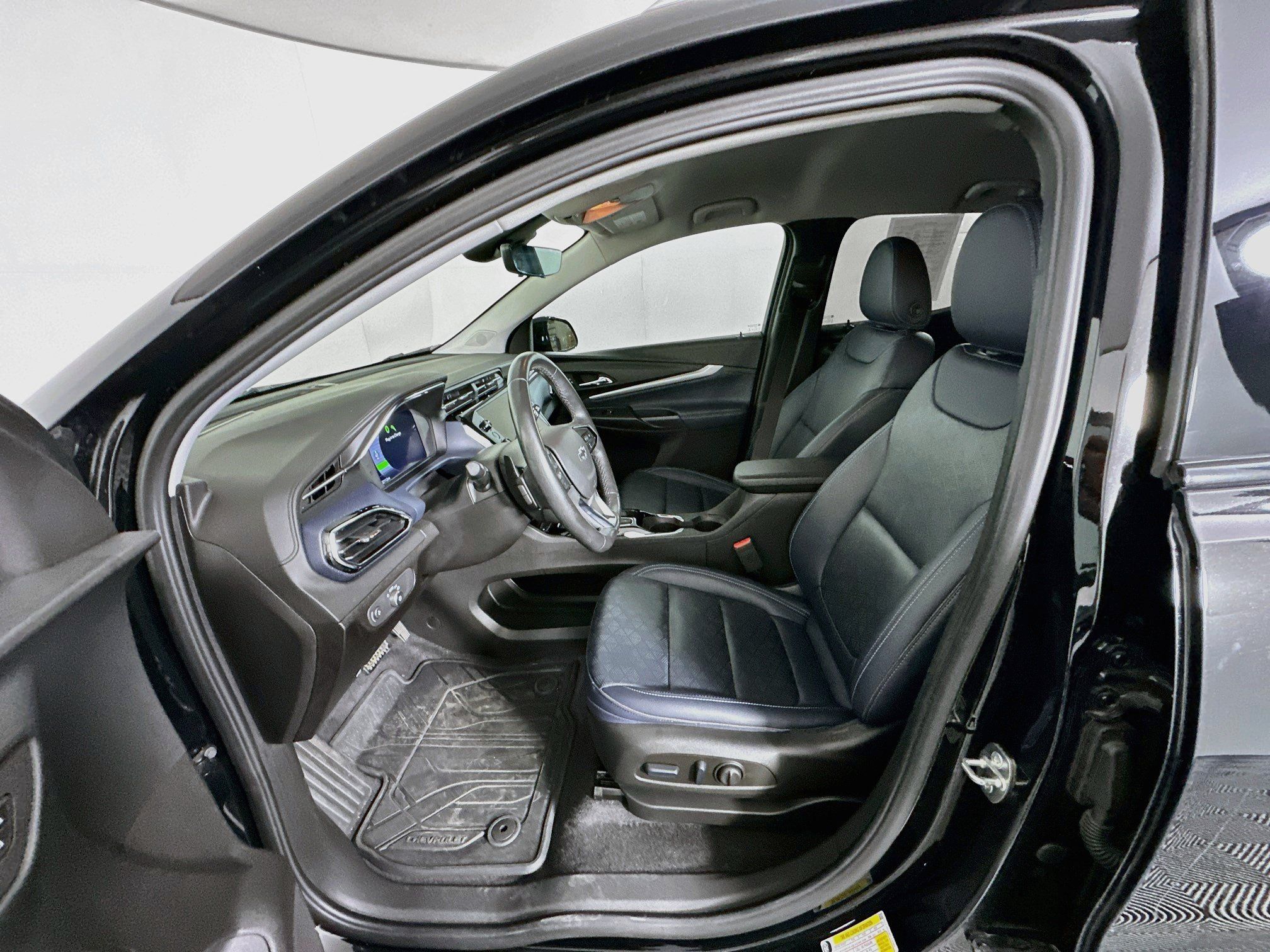 Used 2023 Chevrolet Bolt EUV Premier FWD image 13