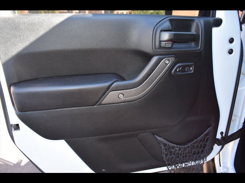 Used 2017 Jeep Wrangler Unlimited Sport w/ Quick Order Package 23S AWD/4WD image 17