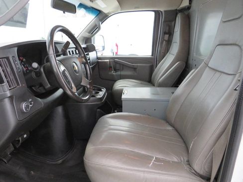 Used 2016 Chevrolet Express 3500 Extended image 11