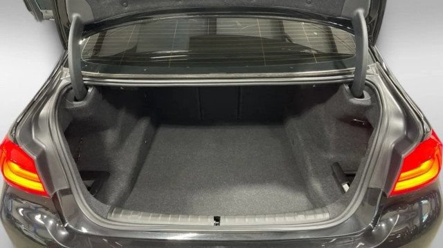Used 2018 BMW 540i RWD image 10