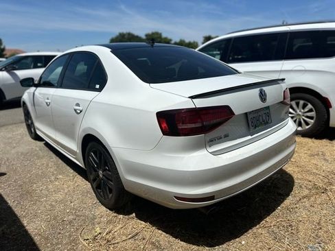 Used 2018 Volkswagen Jetta Sport FWD image 4