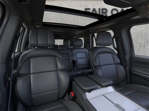 New 2025 Lincoln Navigator Reserve w/ Jet Appearance Package image 10