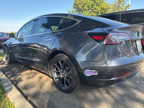 Used 2018 Tesla Model 3 Long Range image 2