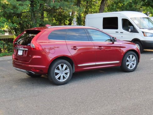 Used 2016 Volvo XC60 T6 w/ Proximity Package FWD image 20