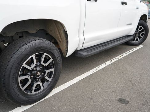 Used 2017 Toyota Tundra SR5 image 5