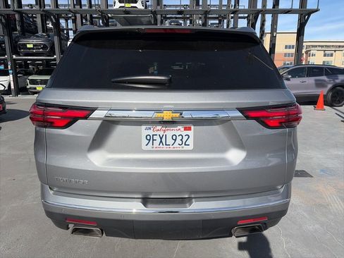 Used 2023 Chevrolet Traverse High Country image 3
