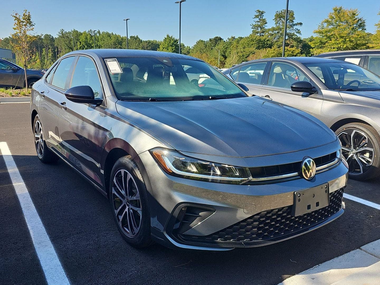 Used 2025 Volkswagen Jetta Sport FWD image 3