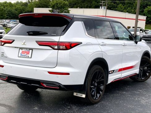 Used 2023 Mitsubishi Outlander SE AWD/4WD image 11