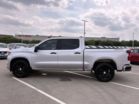 Used 2022 Chevrolet Silverado 1500 Custom AWD/4WD image 3