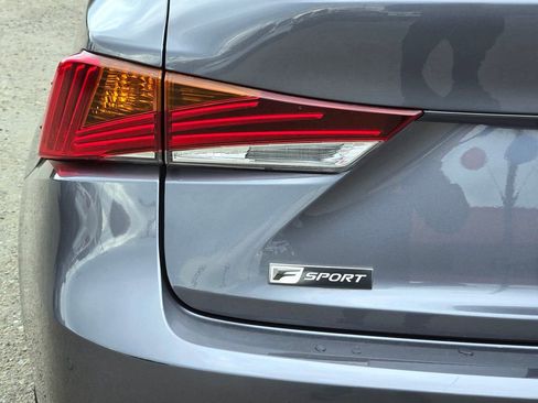 Used 2018 Lexus IS 300 F Sport image 10