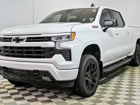 Used 2023 Chevrolet Silverado 1500 RST AWD/4WD image 5