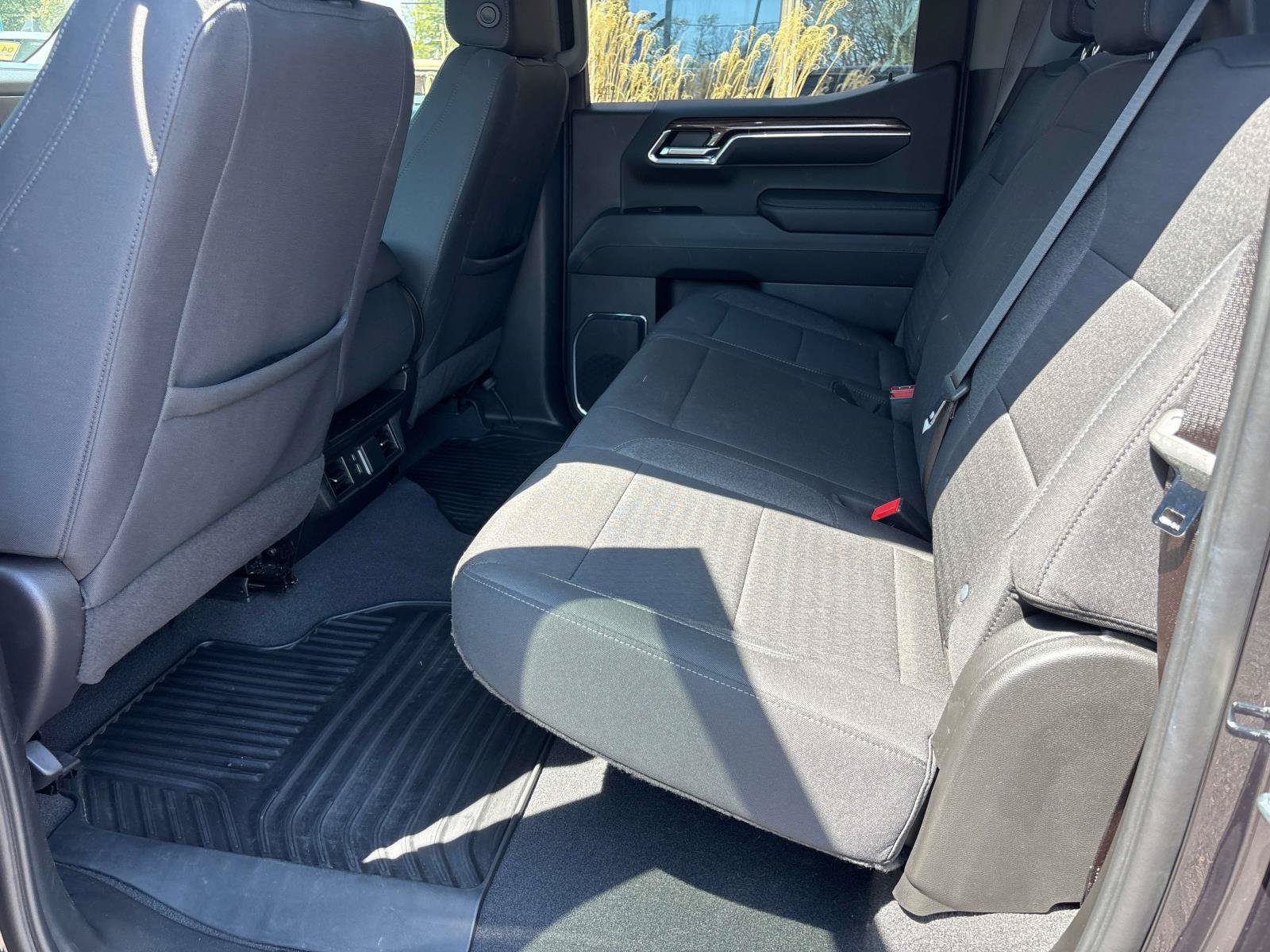 Used 2024 Chevrolet Silverado 1500 LT AWD/4WD image 8