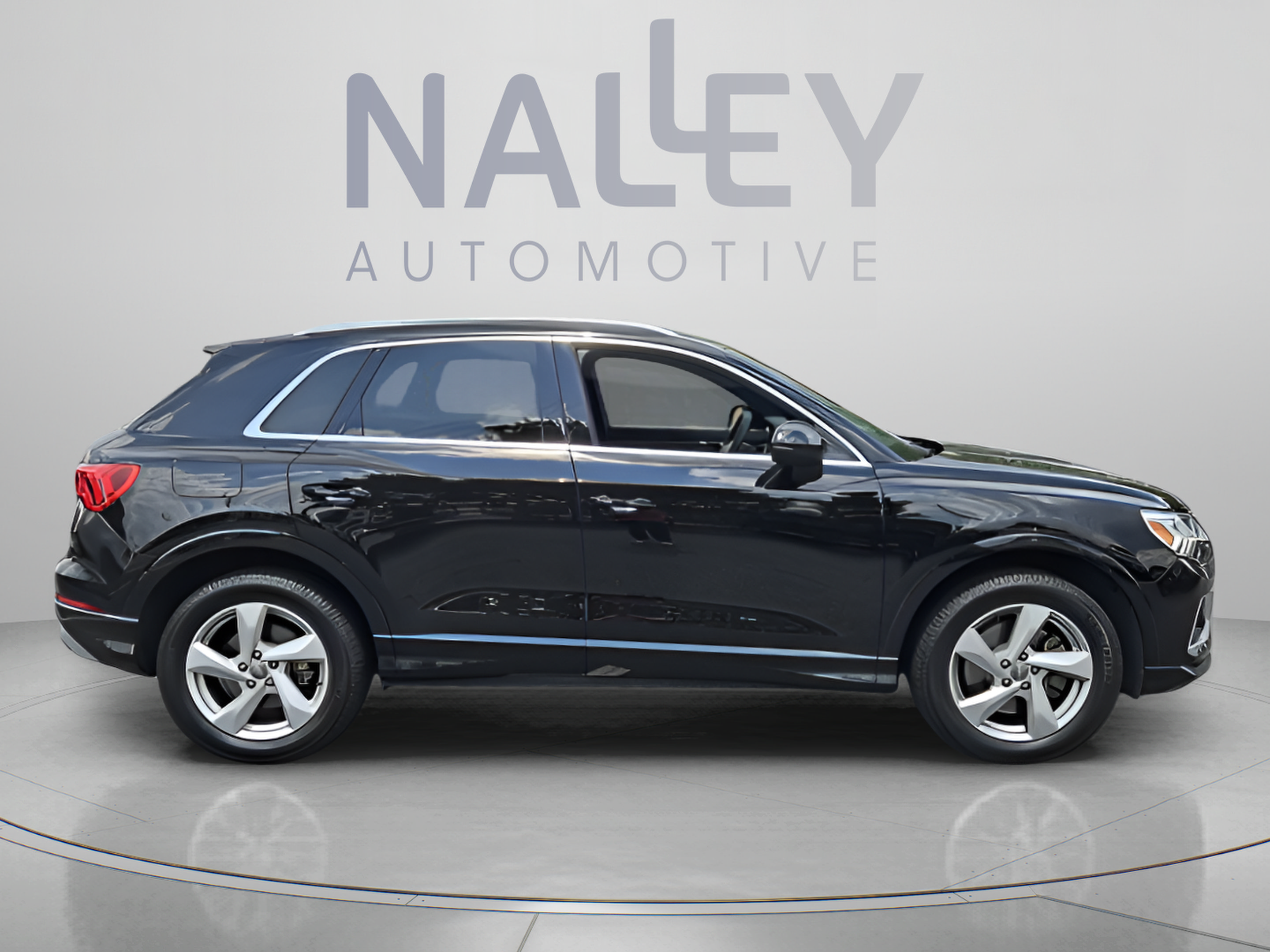 Used 2020 Audi Q3 2.0T Premium Plus w/ Premium Plus Package AWD/4WD image 6