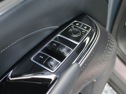 Certified 2024 Cadillac Lyriq Tech RWD image 10