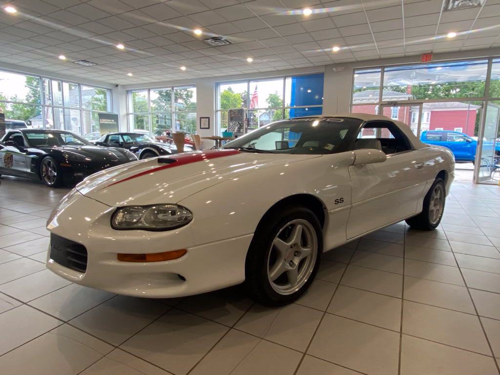 Used 1998 Chevrolet Camaro Z28 w/ SS Performance/Appearance Pkg RWD image 3