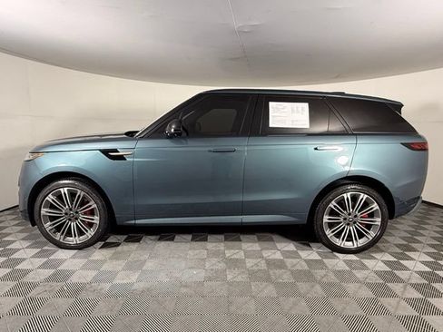 Used 2024 Land Rover Range Rover Sport Dynamic SE AWD/4WD image 3