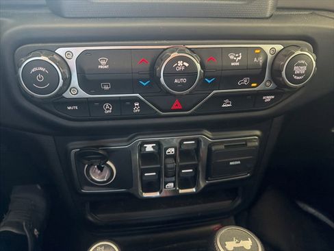 Used 2021 Jeep Wrangler Unlimited Sport AWD/4WD image 32