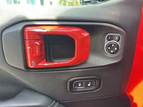 Used 2021 Jeep Wrangler Unlimited Sahara w/ Uconnect 4C Nav & Sound Group AWD/4WD image 14