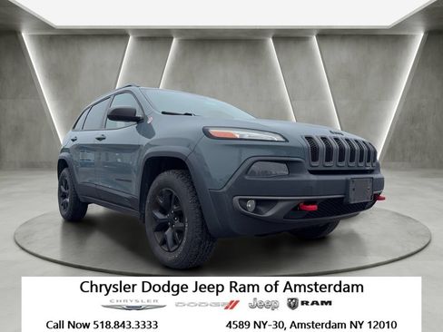 Used 2015 Jeep Cherokee Trailhawk w/ Cold Weather Group AWD/4WD image 1