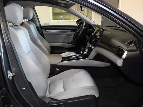 Used 2018 Honda Accord LX image 24