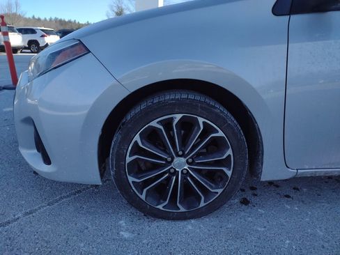 Used 2016 Toyota Corolla S Premium image 3