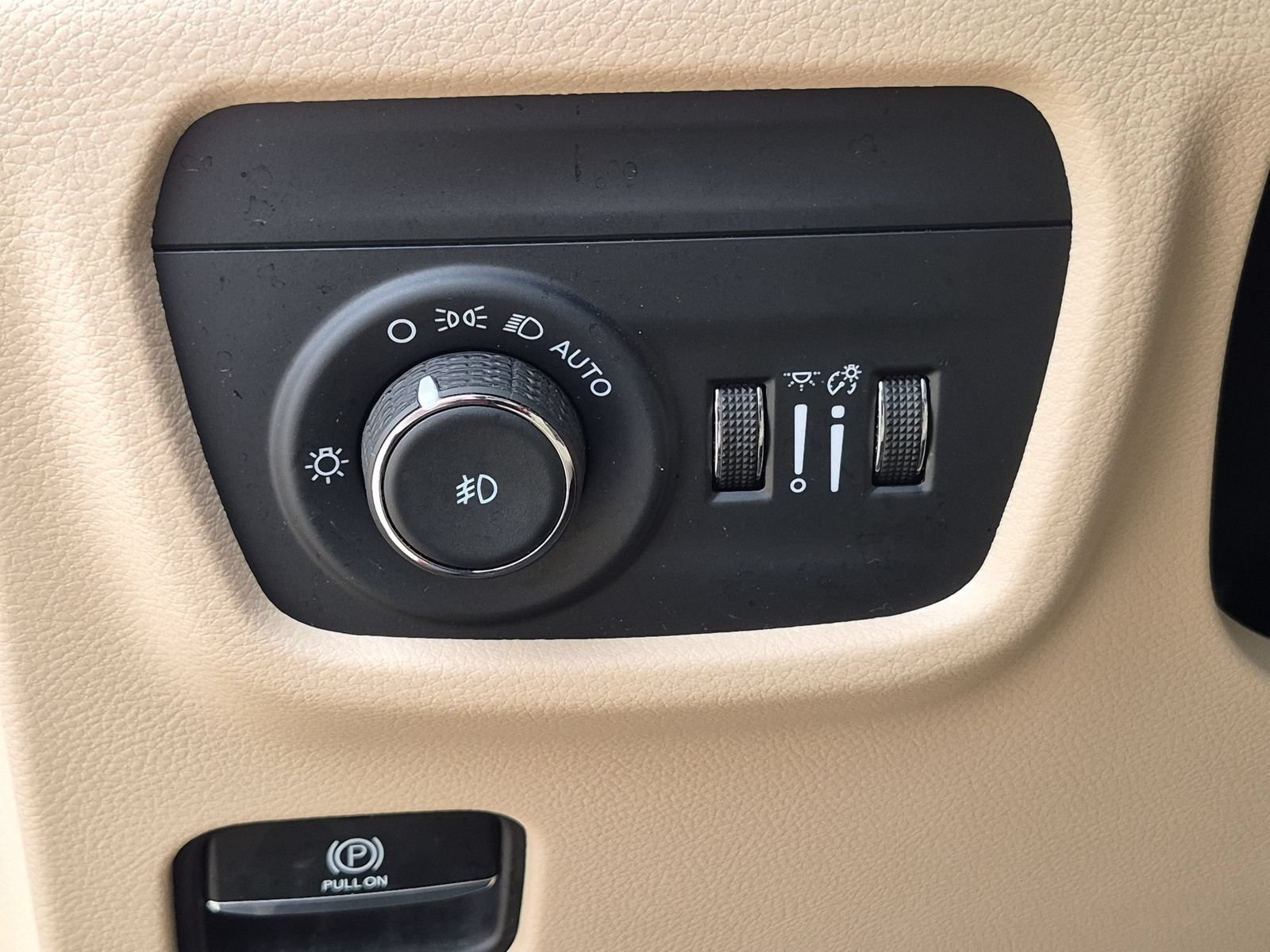 Used 2024 Jeep Grand Cherokee L Limited RWD image 30
