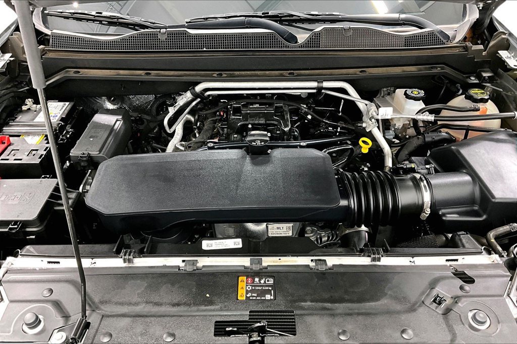 Used 2024 Chevrolet Colorado LT w/ LT Convenience Package RWD image 11