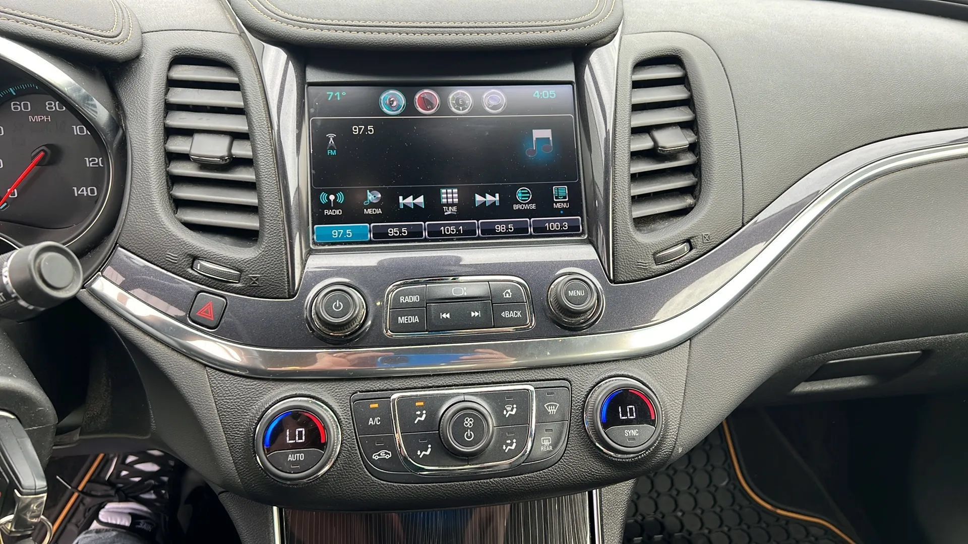 Used 2016 Chevrolet Impala LT w/ Convenience Package FWD image 23