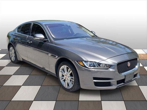 Used 2019 Jaguar XE Premium AWD/4WD image 3