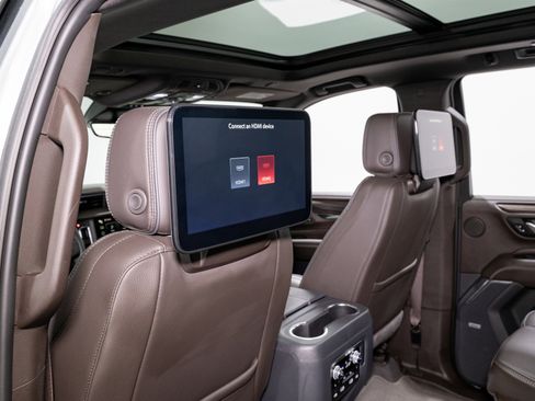 Used 2024 GMC Yukon Denali w/ Denali Reserve Package image 34