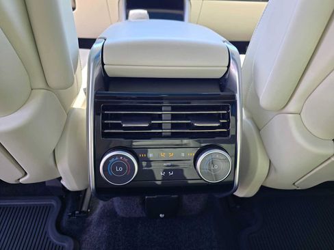 Used 2024 Land Rover Range Rover SE AWD/4WD image 19
