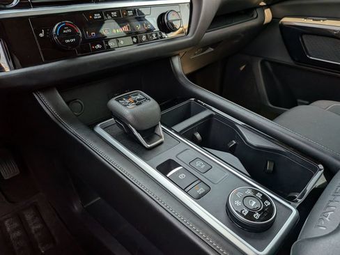 Certified 2025 Nissan Pathfinder SV AWD/4WD image 23