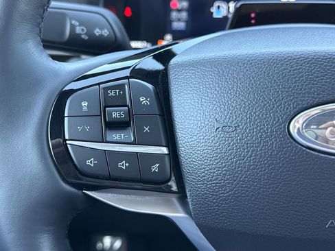 Used 2025 Ford Explorer Platinum w/ Ultimate Package image 17