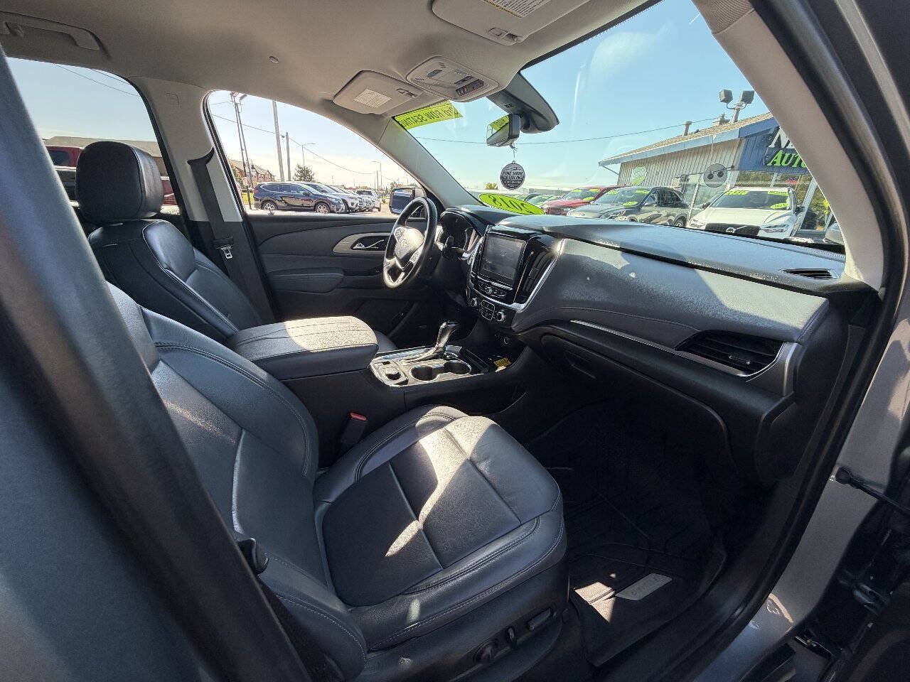 Used 2018 Chevrolet Traverse LT w/ LPO, Floor Liner Package AWD/4WD image 13