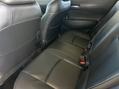 Used 2024 Toyota Corolla Cross XLE FWD image 11