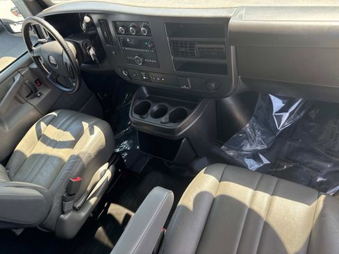 Used 2023 GMC Savana 2500 Extended w/ Driver Convenience Package image 22
