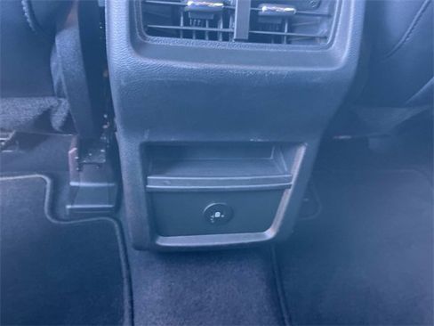 Used 2023 Ford Edge SEL image 17