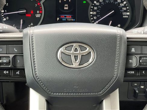 Used 2022 Toyota Tundra SR5 image 5