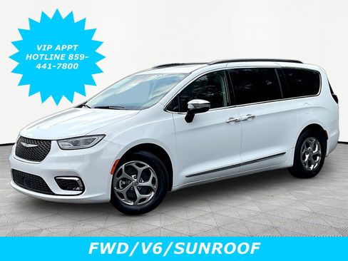 Used 2023 Chrysler Pacifica Limited FWD image 1