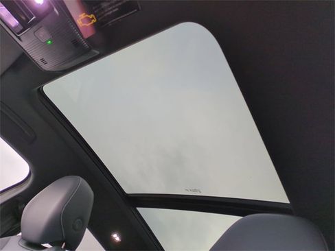 New 2026 Volkswagen Tiguan SE R-Line image 10