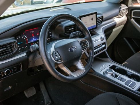 Used 2023 Ford Explorer XLT RWD image 10