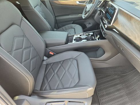 New 2026 Volkswagen Atlas SE FWD image 13