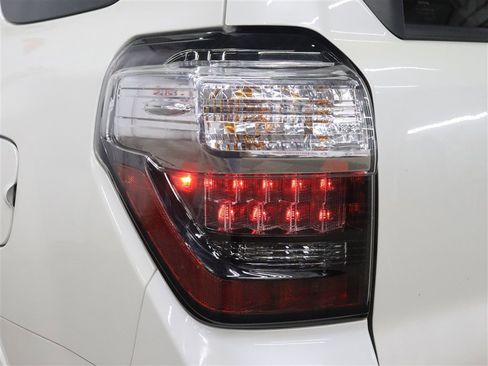 Used 2022 Toyota 4Runner Limited AWD/4WD image 13