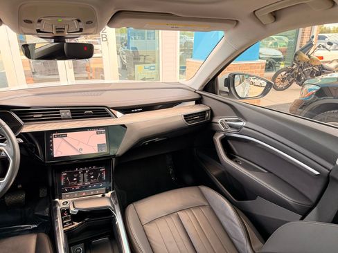 Used 2022 Audi e-tron Premium w/ Towing Package AWD/4WD image 35
