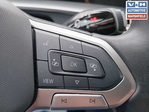 Used 2026 Volkswagen Tiguan SE AWD/4WD image 7